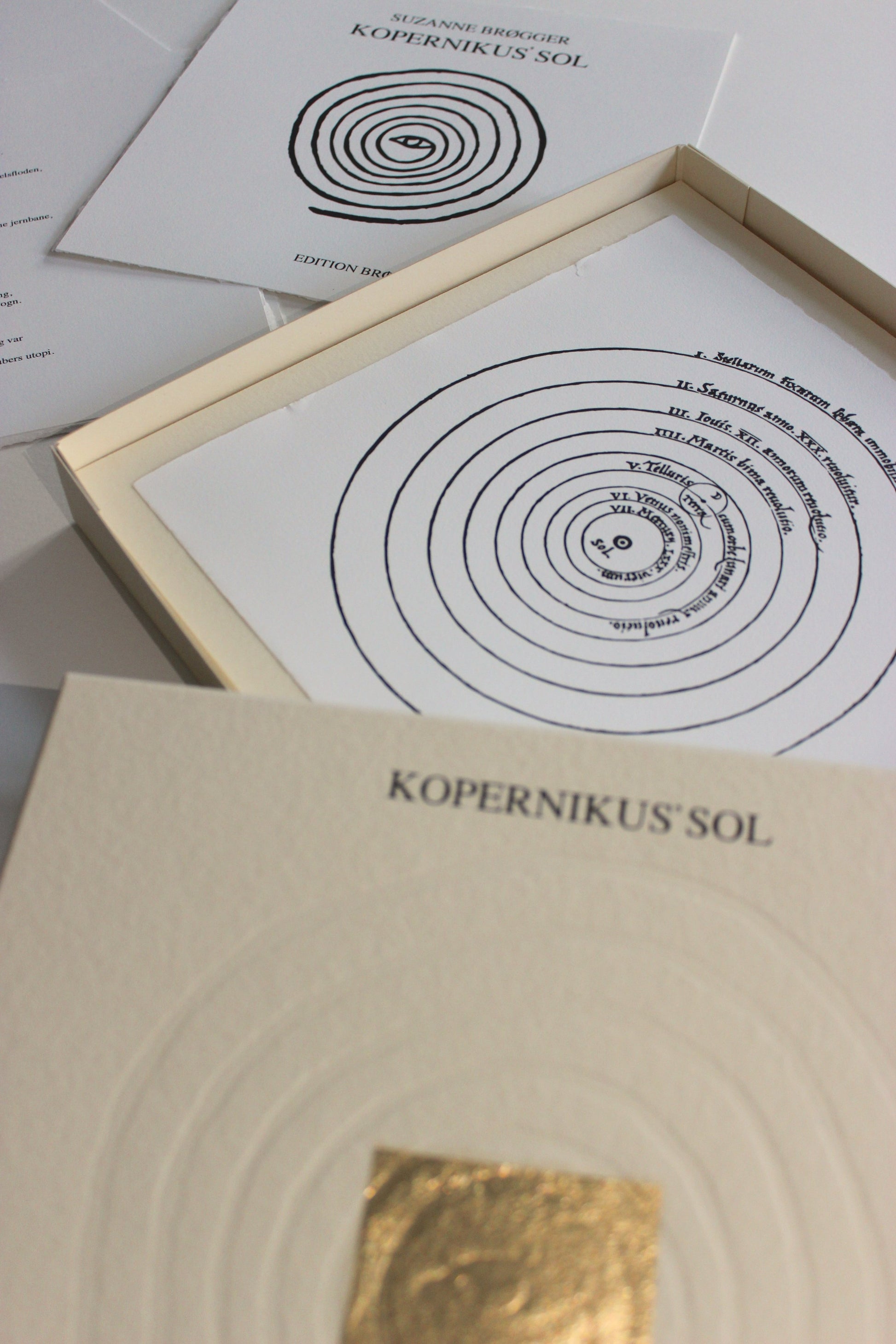 Art book Kopernikus' sol, signeret og nummereret